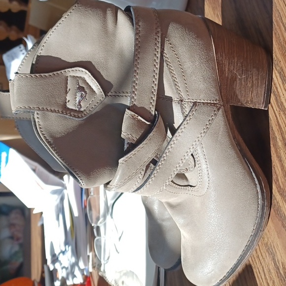 Rocket Dog Women's Sayla, Taupe, like new - Picture 1 of 8